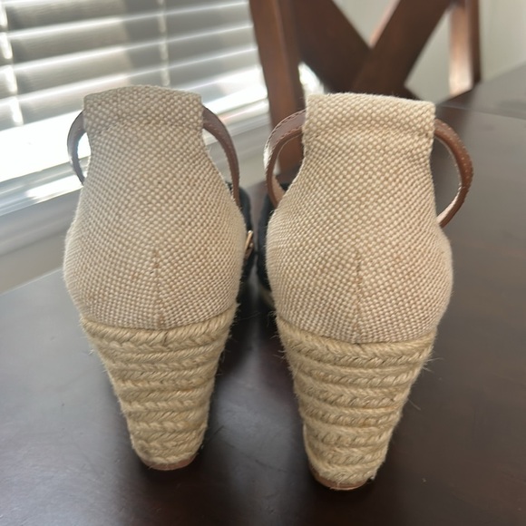 In Every Story Penningtons Wide Wedge Shoes Lace Mesh Toe Size 9 W - Picture 11 of 15